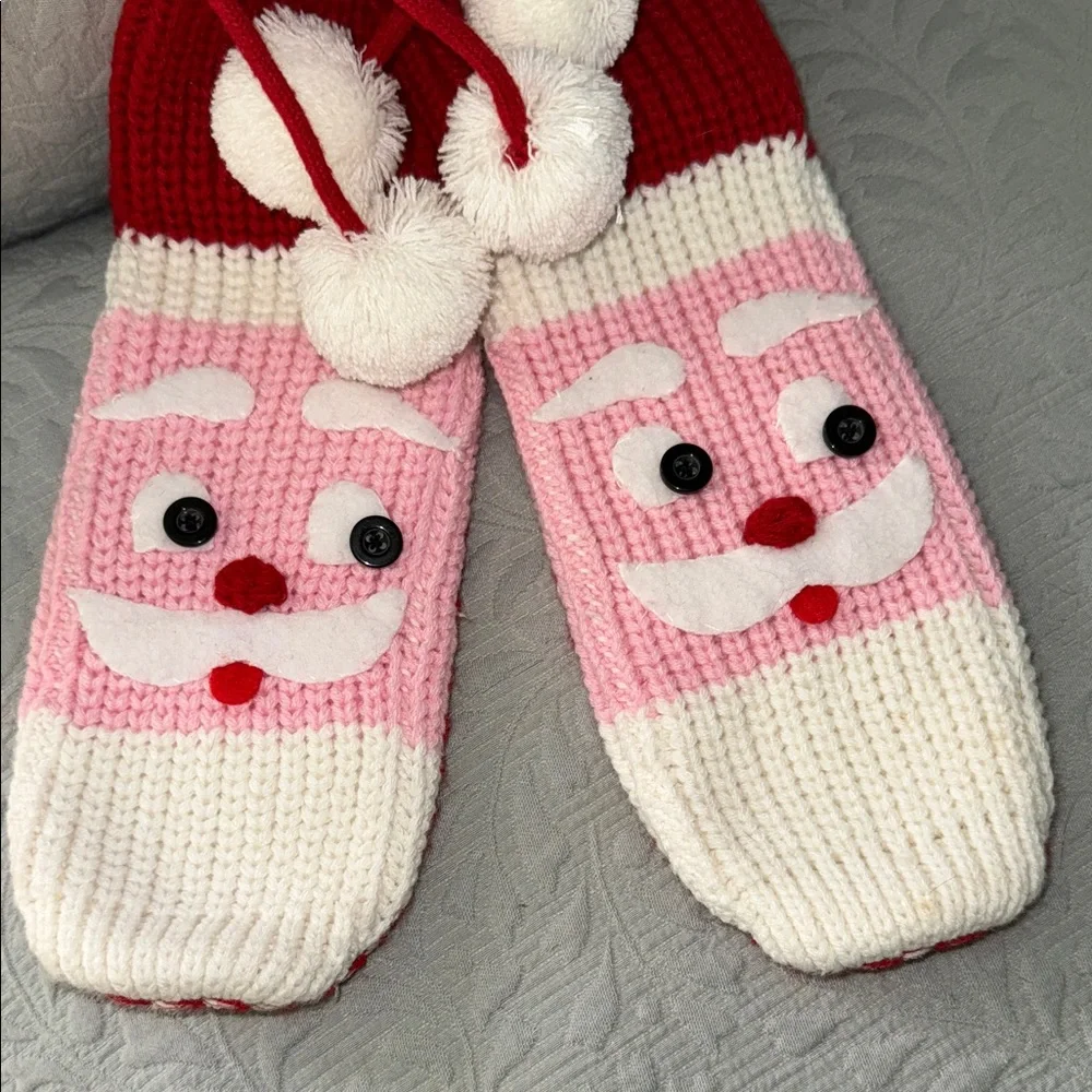 Nick & Nora Red Knit Santa Slipper Socks - Picture 5 of 6